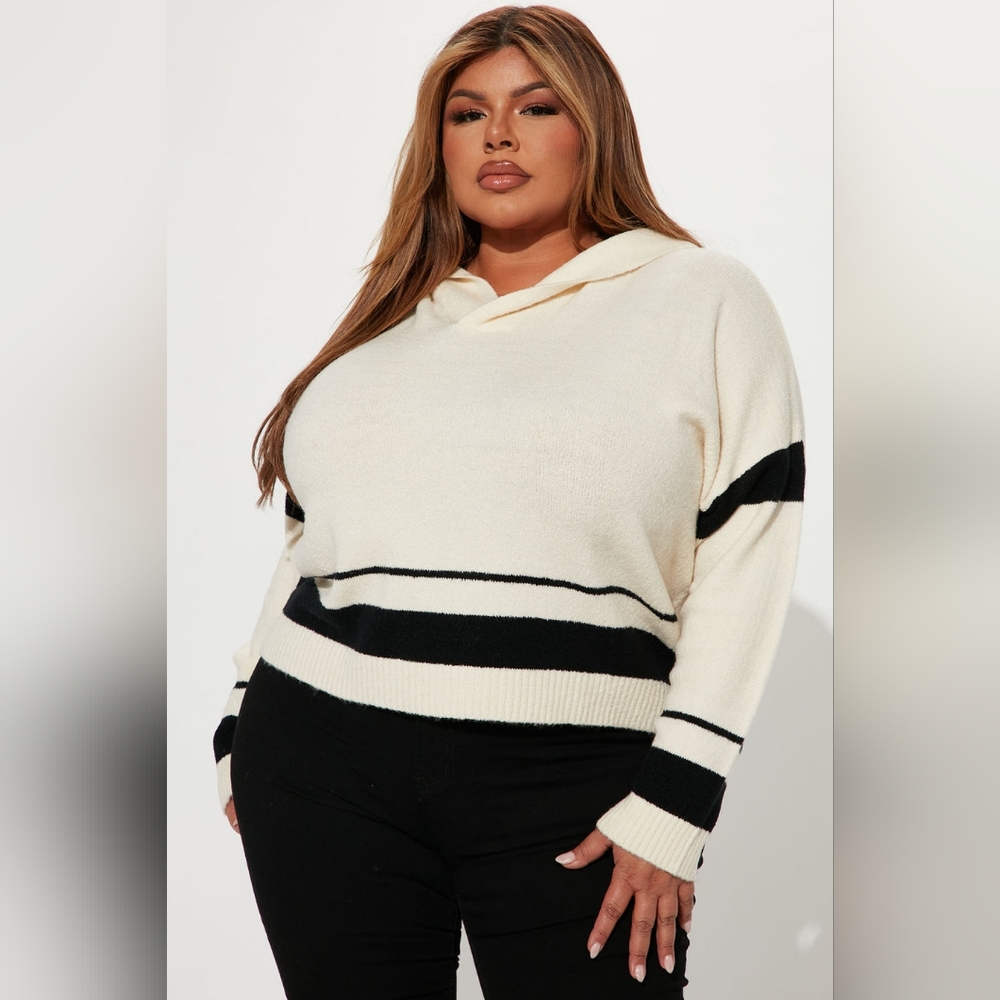 Black and Ivory Hooded long sleeve Sweater - Picture 6 of 8